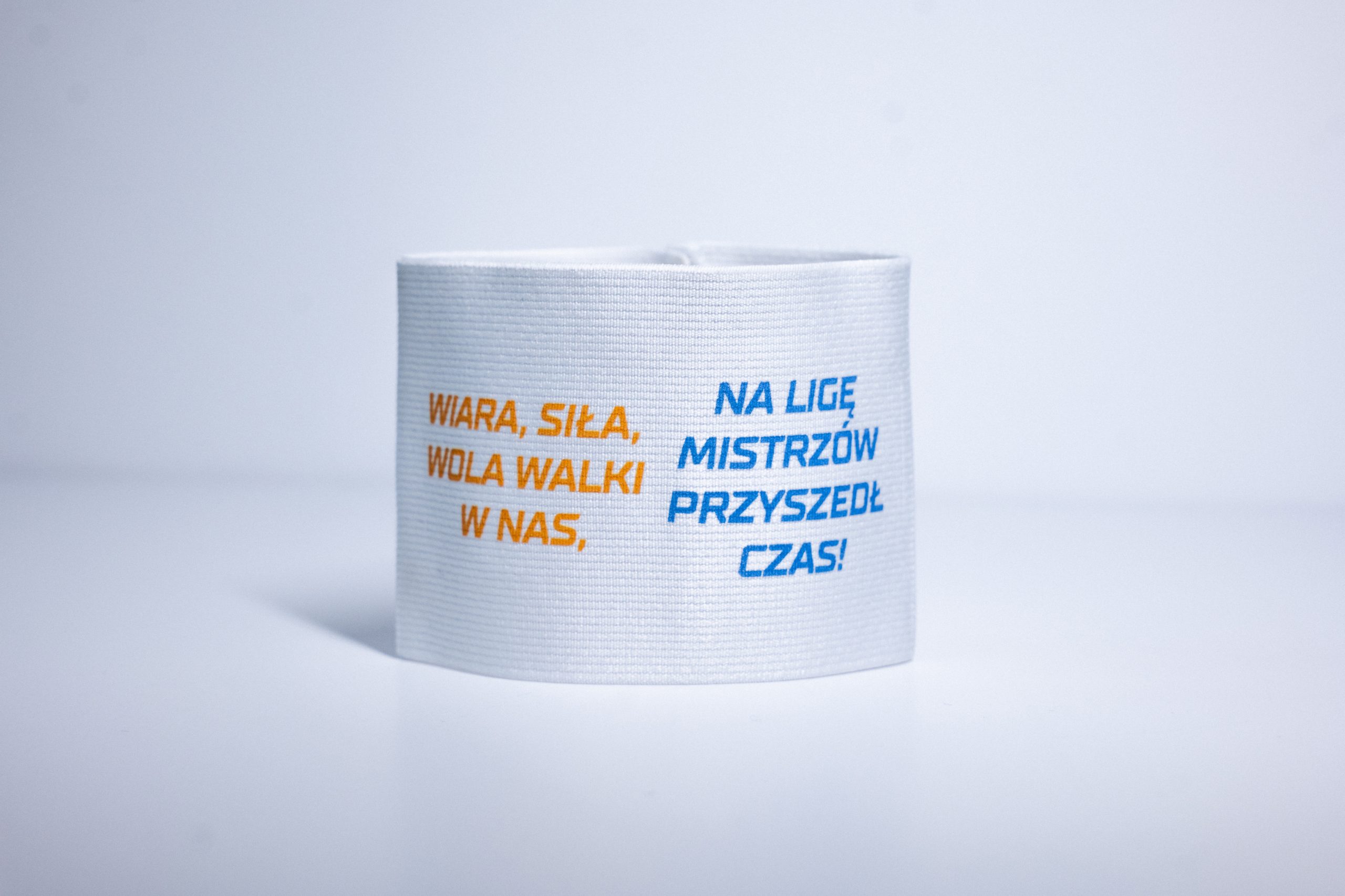 Jaga zagra w strojach ze słowami wsparcia swoich kibiców zamiast logo STS. Dlaczego?